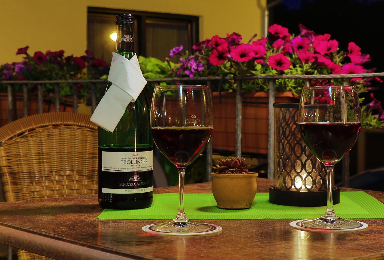 Hotel Restaurant Grüner Baum Leidersbach Exterior foto